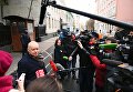 Генеральный директор МИА Россия сегодня Дмитрий Киселев на акции солидарности с руководителем портала РИА Новости – Украина Кириллом Вышинским у посольства Украины Генеральный директор МИА Россия сегодня Дмитрий Киселев на акции солидарности с руководителем портала РИА Новости – Украина Кириллом Вышинским у посольства Украины