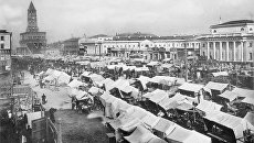 Москва. Воскресная торговля на Сухаревской площади. 1890 год. Москва. Воскресная торговля на Сухаревской площади. 1890 год.
