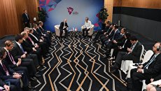 Президент РФ Владимир Путин и премьер-министр Сингапура Ли Сяньлун Президент РФ Владимир Путин и премьер-министр Сингапура Ли Сяньлун