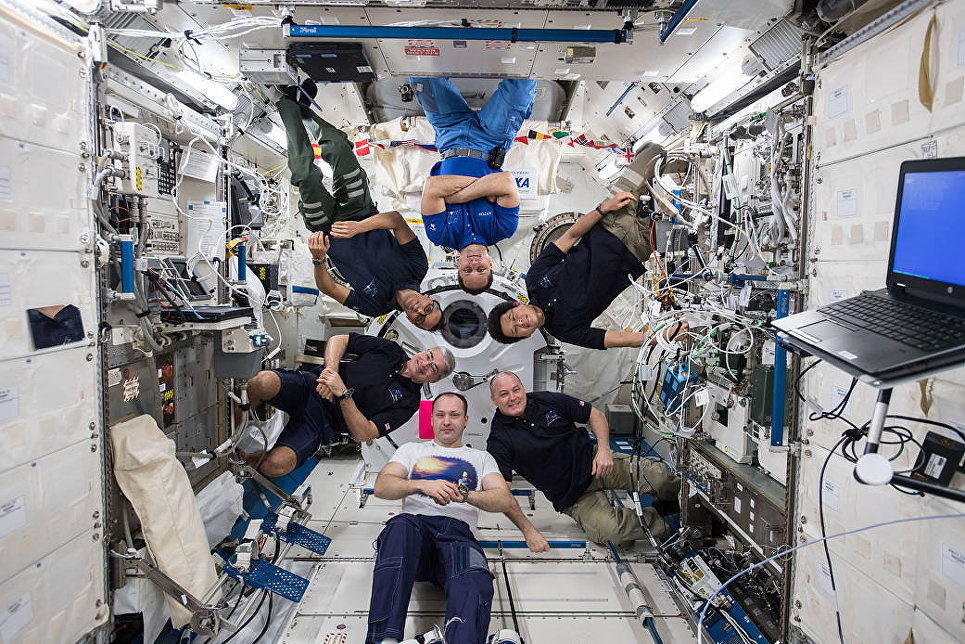 Участники МКС в середине 2019 года обсудят формат продления работы станции 