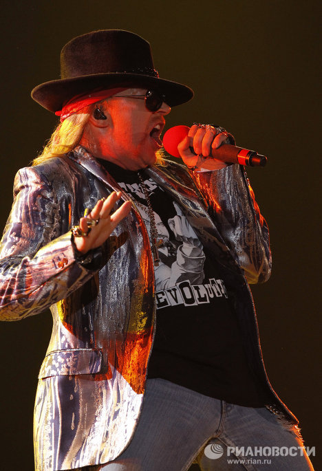 Концерт группы GUNS N’ ROSES в спорткомплексе Олимпийский Концерт группы GUNS N’ ROSES в спорткомплексе Олимпийский
