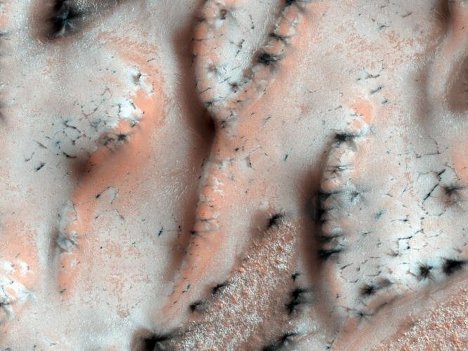 Снимок поверхности Марса, полученный камерой HiRISE Снимок поверхности Марса, полученный камерой HiRISE