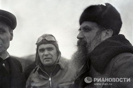 Герои Советского Союза О.Шмидт и М.Водопьянов Герои Советского Союза О.Шмидт и М.Водопьянов