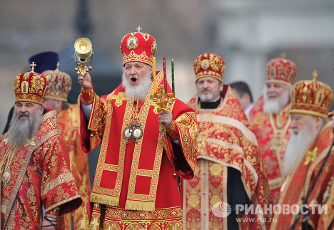 Крестный ход и молитвенное стояние в защиту веры, поруганных святынь, Церкви и ее доброго имени Крестный ход и молитвенное стояние в защиту веры, поруганных святынь, Церкви и ее доброго имени