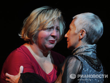 Актрисы Марина Голуб в роли Нины и Роза Хайруллина в роли Дианы Актрисы Марина Голуб в роли Нины и Роза Хайруллина в роли Дианы