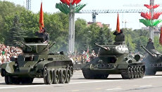 Танки Т-34, СУ-100 и ЗРК на параде в честь Дня независимости Белоруссии Танки Т-34, СУ-100 и ЗРК на параде в честь Дня независимости Белоруссии