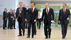 Президент РФ В.Путин и премьер-министр РФ Д.Медведев на XIII Съезде Единой России Президент РФ В.Путин и премьер-министр РФ Д.Медведев на XIII Съезде Единой России