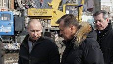 Премьер-министр РФ В.Путин побывал у частично обрушевшегося дома в Астрахани Премьер-министр РФ В.Путин побывал у частично обрушевшегося дома в Астрахани
