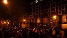 В центре Каира возобновились столкновения между демонстрантами и военными В центре Каира возобновились столкновения между демонстрантами и военными