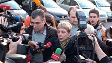 Стихийная пресс-конференция матери минского террориста у здания суда Стихийная пресс-конференция матери минского террориста у здания суда