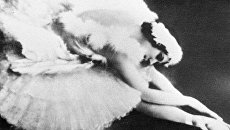 Первая исполнительница «Умирающего лебедя» балерина Анна Павлова Первая исполнительница «Умирающего лебедя» балерина Анна Павлова