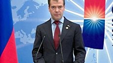 Медведев не видит международной угрозы рублю Медведев не видит международной угрозы рублю