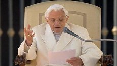 Последняя речь Бенедикта XVI: на аудиенцию к Папе пришли 200 000 верующих Последняя речь Бенедикта XVI: на аудиенцию к Папе пришли 200 000 верующих