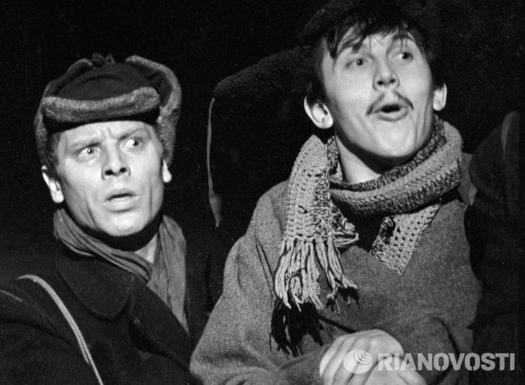 Эйбоженко и Золотухин в спектакле Десять дней, которые потрясли мир Эйбоженко и Золотухин в спектакле Десять дней, которые потрясли мир