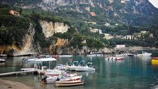Курортный город в Греции, архивное фото Курортный город в Греции, архивное фото