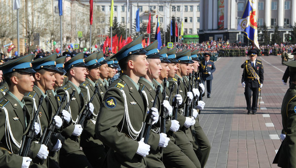 Парад с фотографиями ветеранов