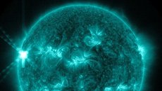Рентгеновская вспышка класса X1.2 в активной области 1748 на Солнце в 05.48 мск 15 мая 2013 года Рентгеновская вспышка класса X1.2 в активной области 1748 на Солнце в 05.48 мск 15 мая 2013 года