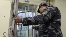 Сотрудник следственного изолятора. Архивное фото Сотрудник следственного изолятора. Архивное фото
