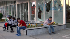 Разбитые витрины и мусор на улицах - Турция после беспорядков Разбитые витрины и мусор на улицах - Турция после беспорядков