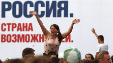 Выпускница на празднике Алые паруса в Санкт-Петербурге Выпускница на празднике Алые паруса в Санкт-Петербурге