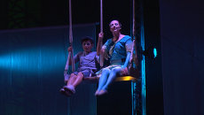 Артисты Cirque du Soleil показали трюки на репетиции шоу в парке Универсиады Артисты Cirque du Soleil показали трюки на репетиции шоу в парке Универсиады