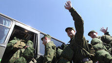 Призывники на сборочном пункте, архивное фото Призывники на сборочном пункте, архивное фото