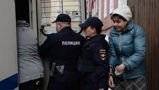 Избрание меры пресечения фигурантам дела о хищении материнского капитала. Фото с места происшествия Избрание меры пресечения фигурантам дела о хищении материнского капитала. Фото с места происшествия