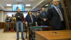 Слушания по жалобе защиты оппозиционеров Сергея Удальцова и Леонида Развозжаева. Фото с места события Слушания по жалобе защиты оппозиционеров Сергея Удальцова и Леонида Развозжаева. Фото с места события