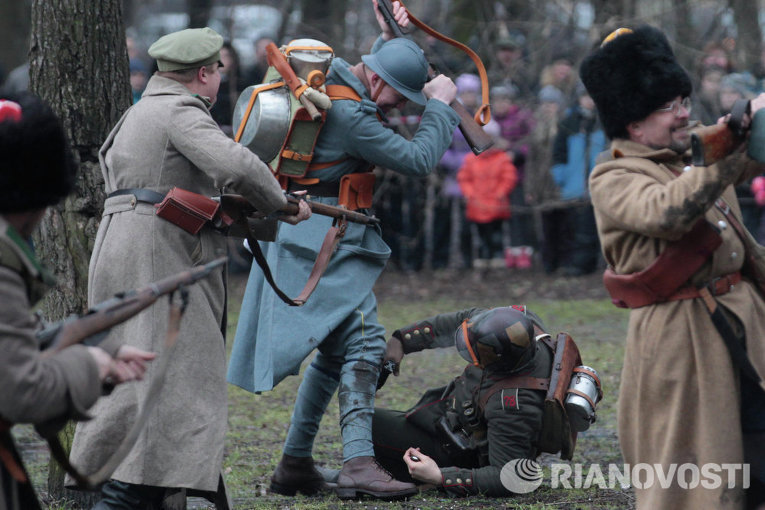 Военно-исторический фестиваль Три эпохи в Петербурге Военно-исторический фестиваль Три эпохи в Петербурге