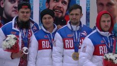 Метель и болельщики встретили в Красноярске чемпионов Олимпиады Метель и болельщики встретили в Красноярске чемпионов Олимпиады