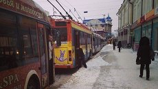 Обрыв контактной сети парализовал движение в центре Томска, фото с места событий Обрыв контактной сети парализовал движение в центре Томска, фото с места событий